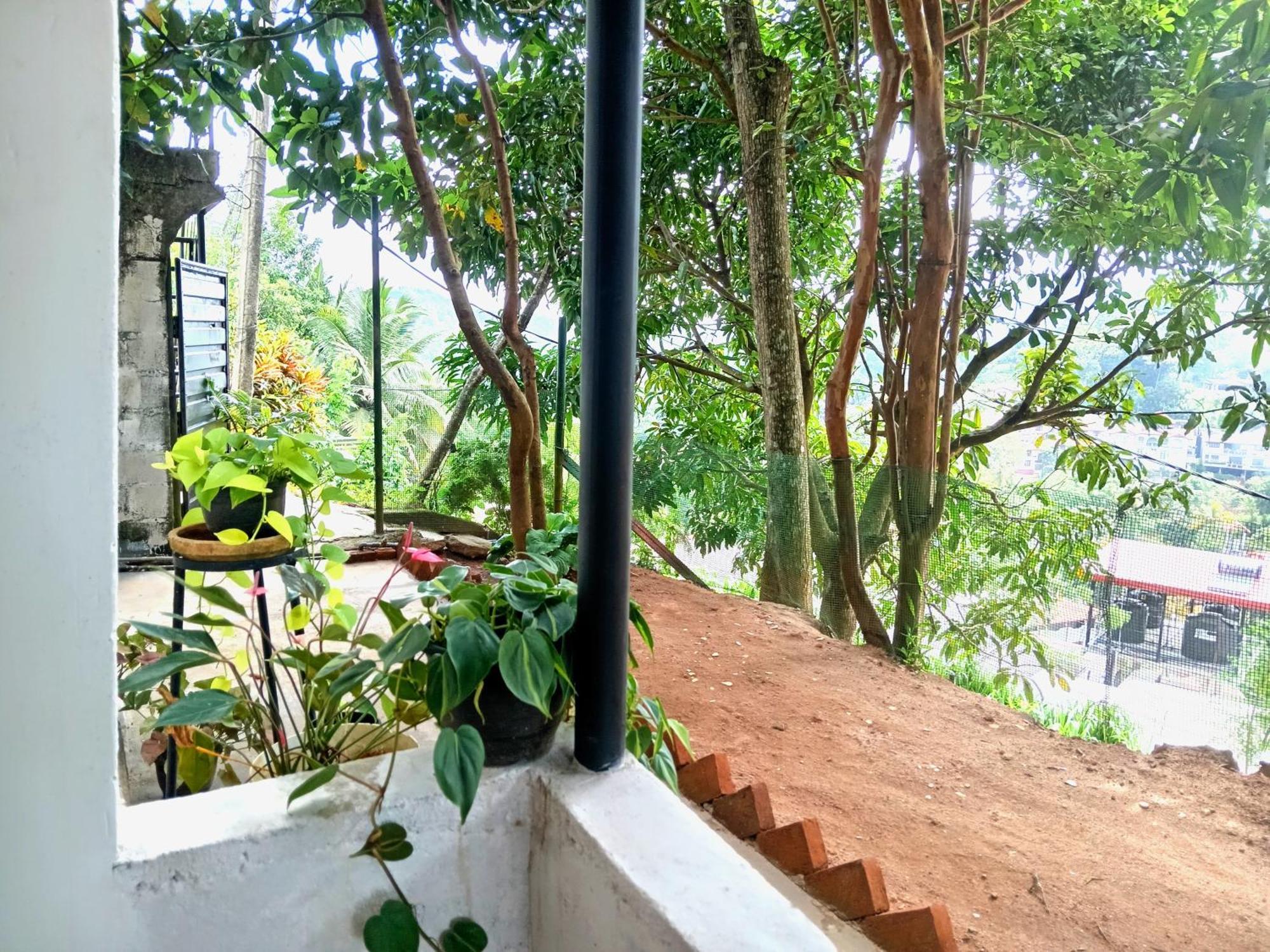 Fly Infinity - Home Stay Kandy Exterior photo