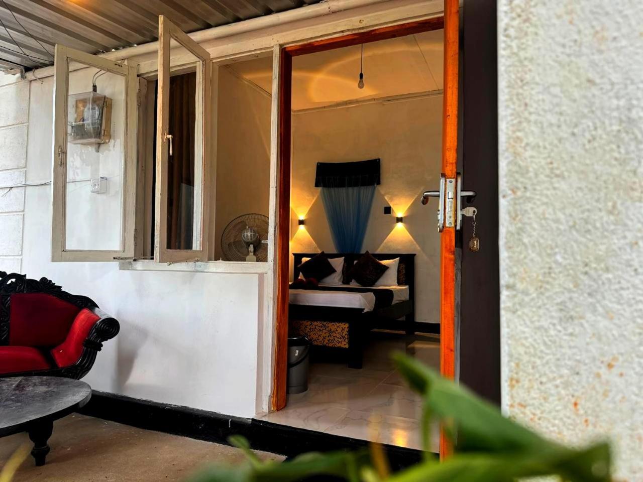 Fly Infinity - Home Stay Kandy Exterior photo