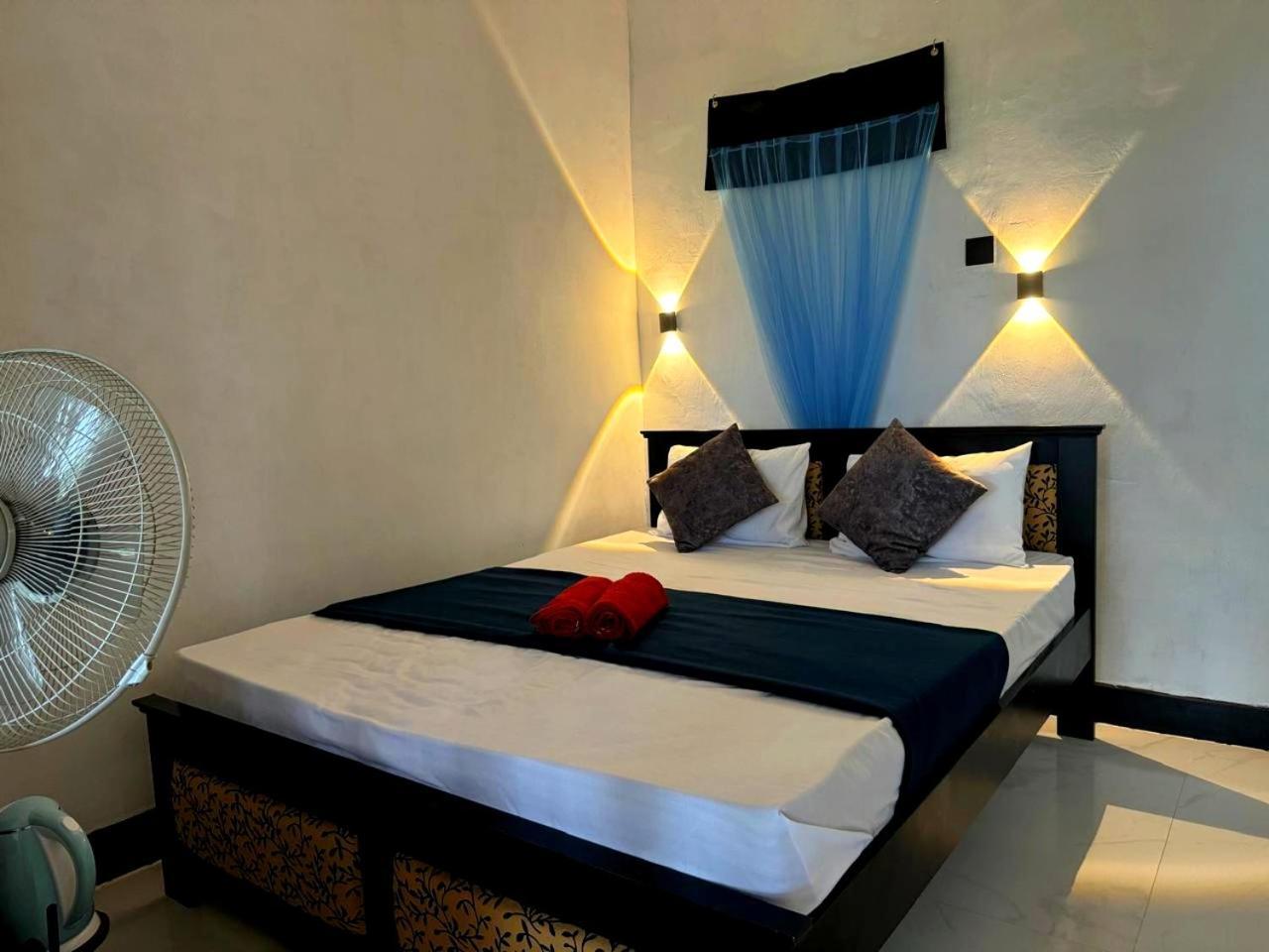 Fly Infinity - Home Stay Kandy Exterior photo