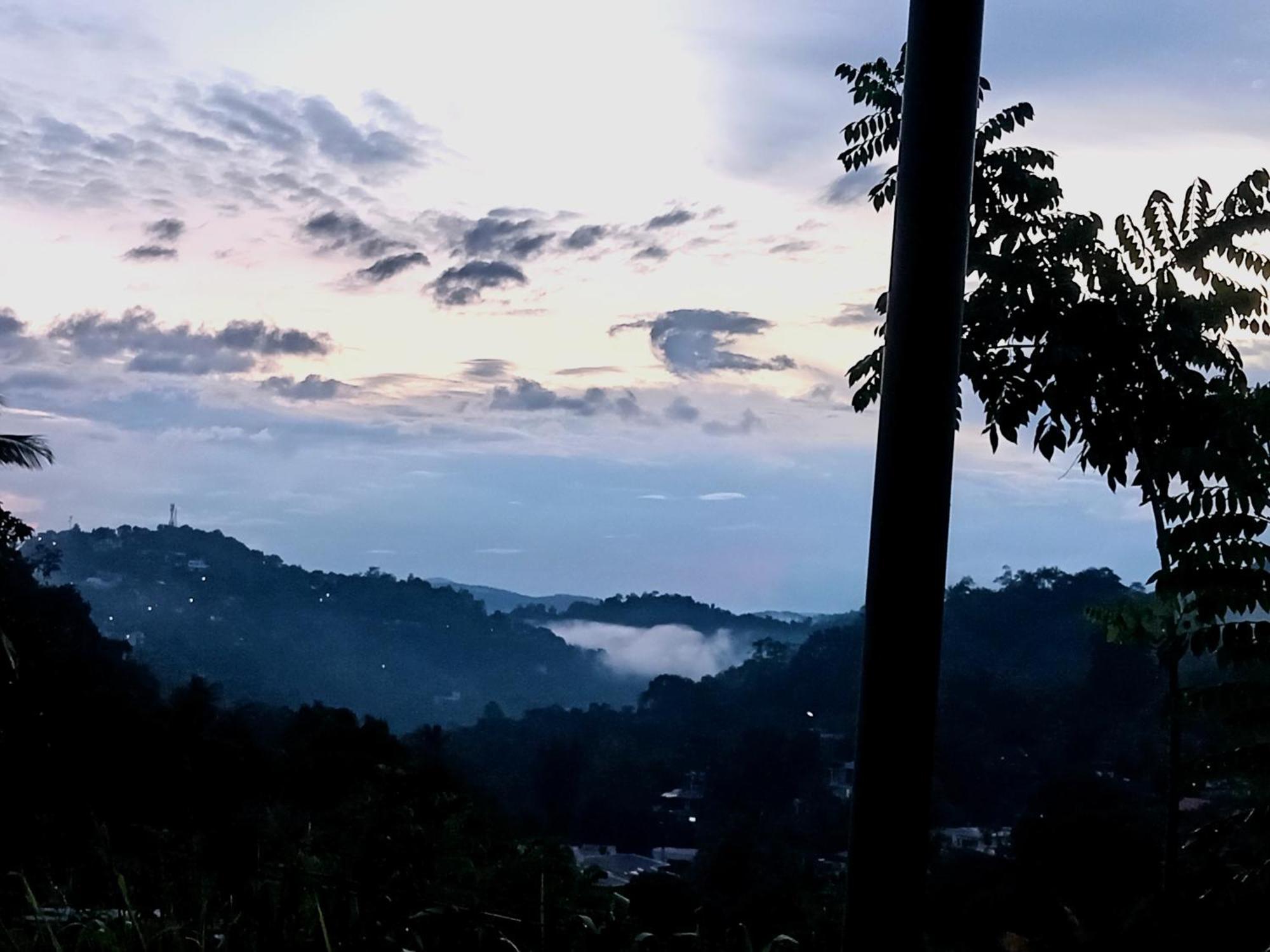 Fly Infinity - Home Stay Kandy Exterior photo